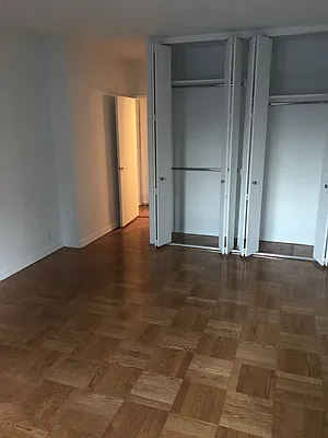 Rented by Carlyle Property Management | media 10