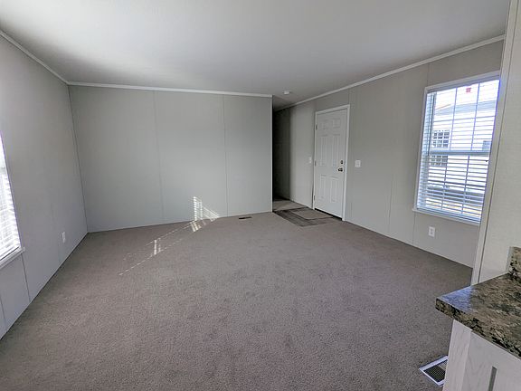 5th image of 617 Maine St #617