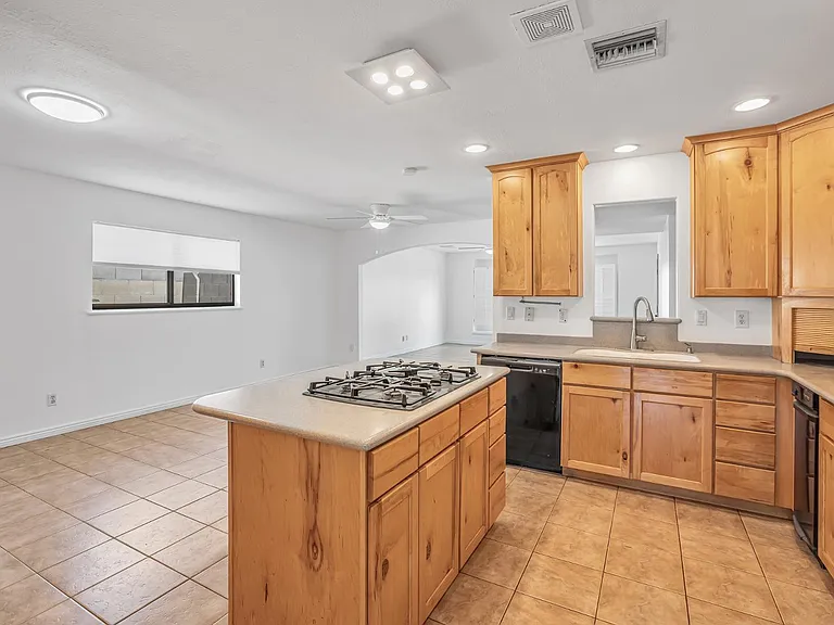 8308 E Turney Ave — Photo 12