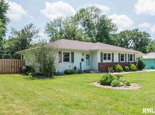 8 Evergreen Dr, Mount Vernon, IL 62864