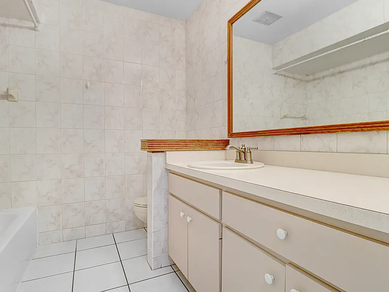 Primary bath