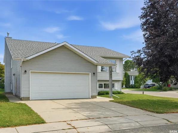 202 Stacey COURT, Saskatoon, SK S7L 7A7