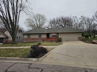 3556 SW Summerwood Rd, Topeka, KS 66614