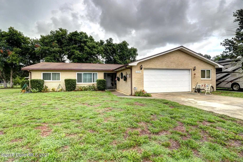 3228 Davis St — Photo 1