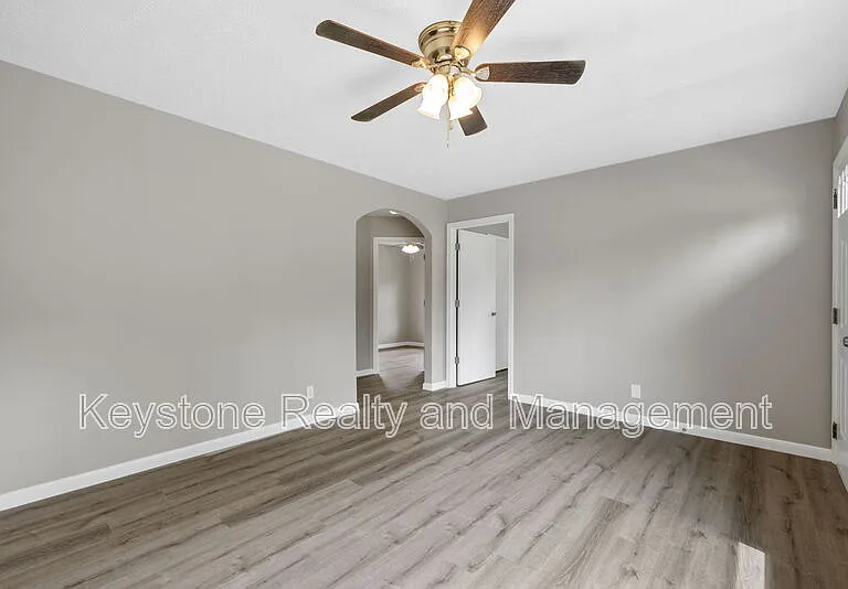 103 Cayce Ave — Photo 4