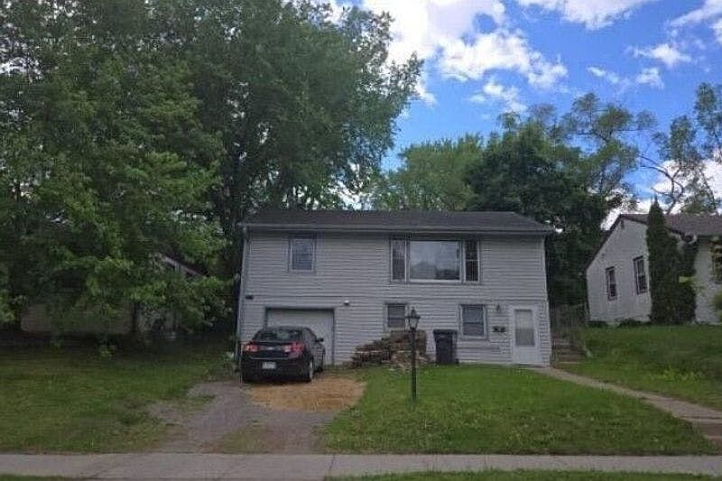 1st image of 2076 Margaret St
