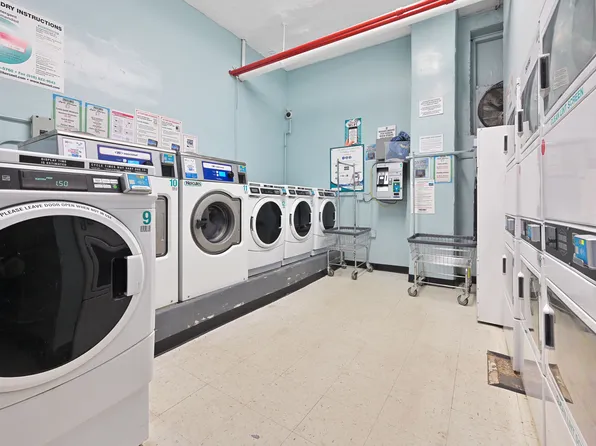 415 Argyle Road image 11 of 15