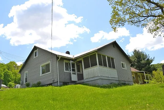 115 Casey Dr photo 1