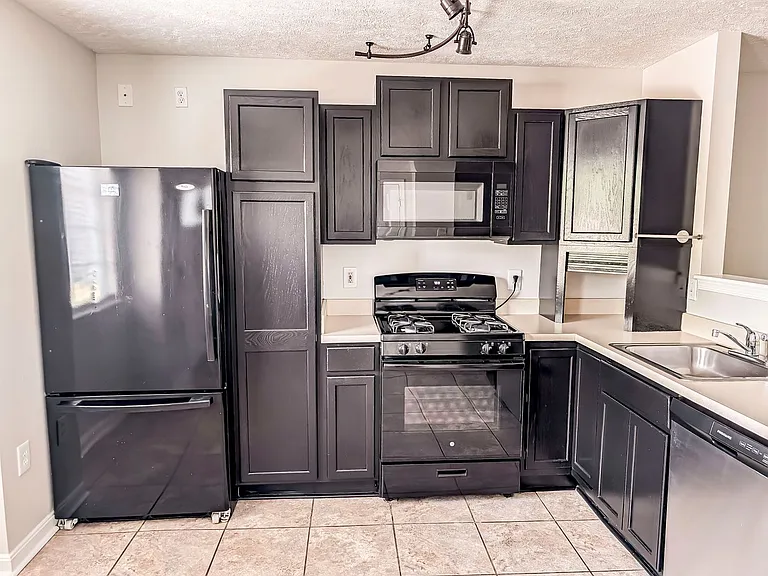 45503 Knockeyon Ln — Photo 2