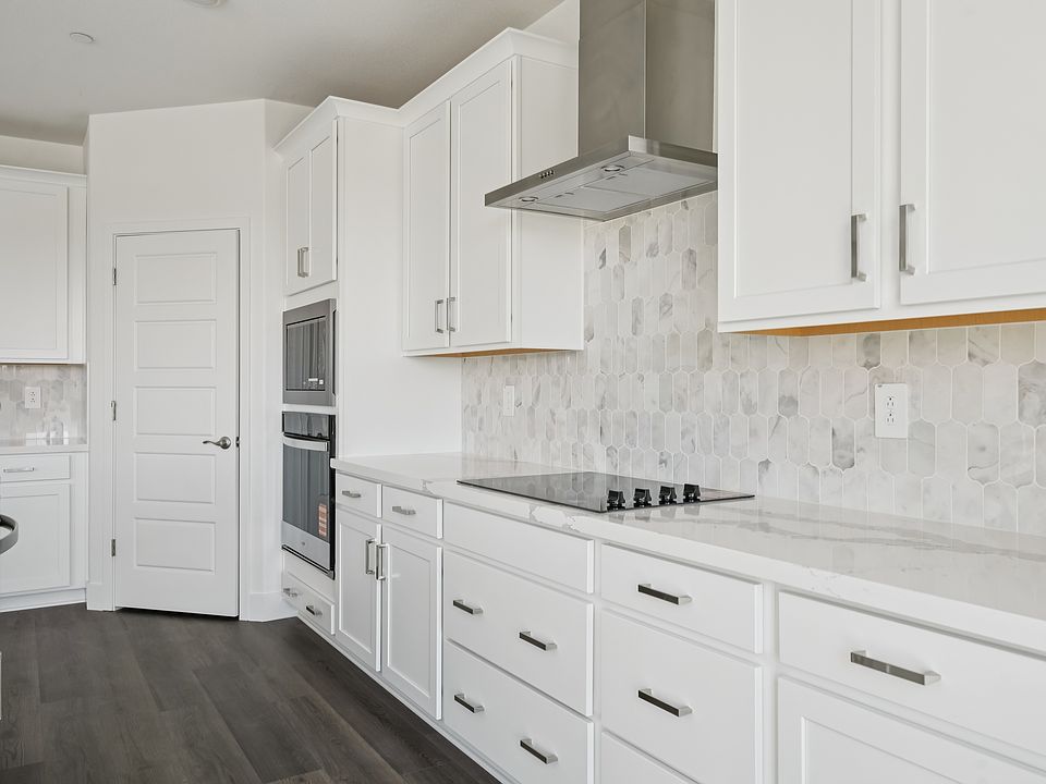 NCA_Dockside_524X_Kitchen_1528_BrooktroutWay_3.jpg