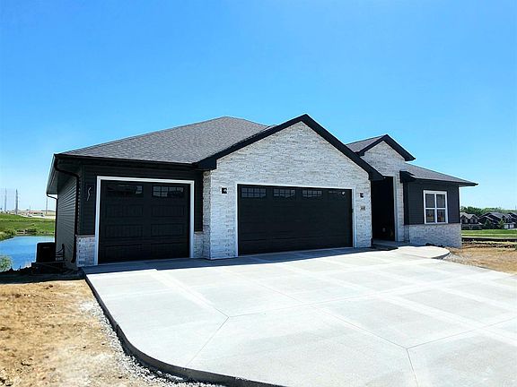 2nd image of 648 Rock Ridge Rd