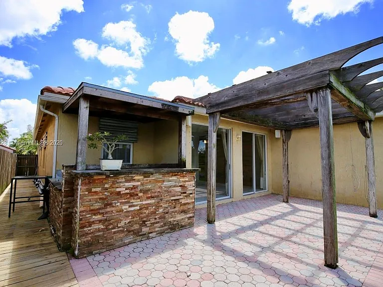 16637 SW 55th Ter — Photo 11