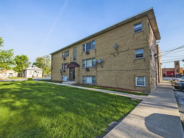 12507 S Ashland Ave — Photo 10