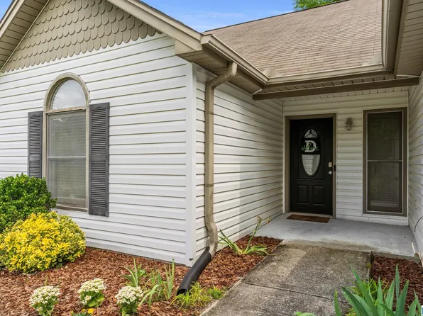 157 Lake Ter, Alabaster, AL 35007