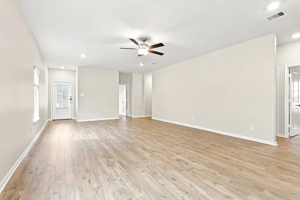 4 bed, 2.0 bath, 1793 sqft, $1,650 — Photo 4