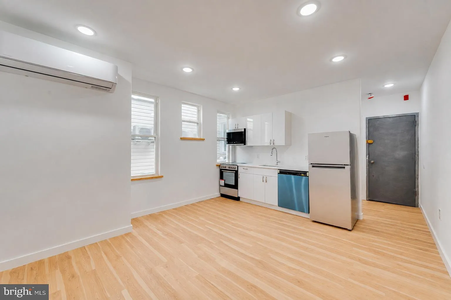 1 bed, 2139 sqft, $975 — Photo 1