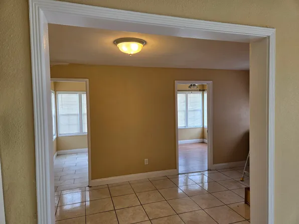 5755 Fostoria St, Bell Gardens, CA 90201