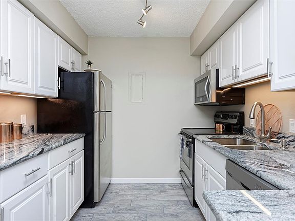 2nd image of 1020 15th St APT 38K