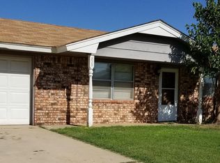 825 N 16th St, Clinton, OK 73601