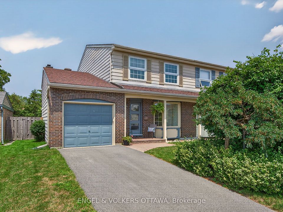 1st image of 26 Winlock Cres