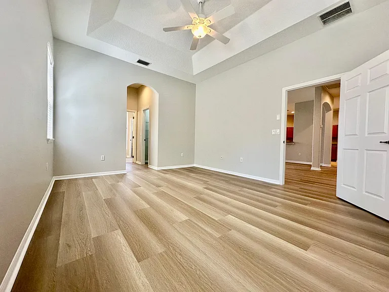 916 White Oak Way — Photo 9