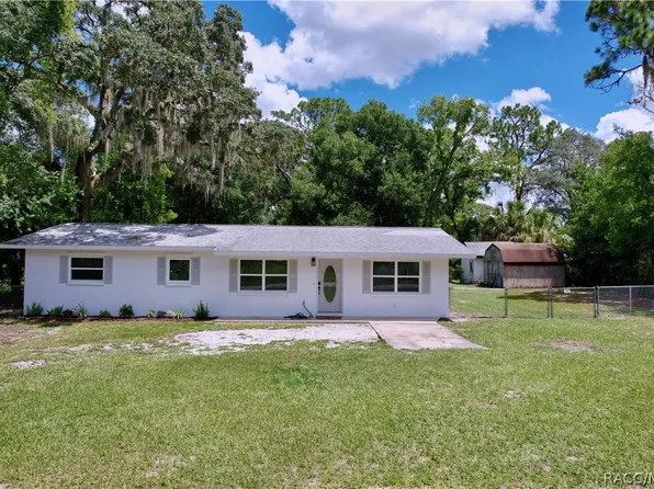 7037 W Crestview Ln, Crystal River, FL 34429