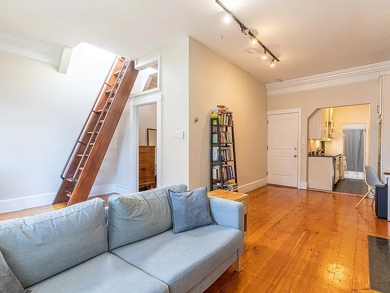 195 Beacon St #9 — Photo 5