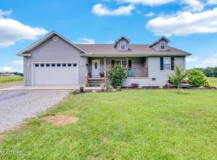 414 Saint Anthony Dr, Jamestown, TN 38556