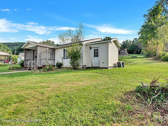 3rd image of 799 Lakeland Dr