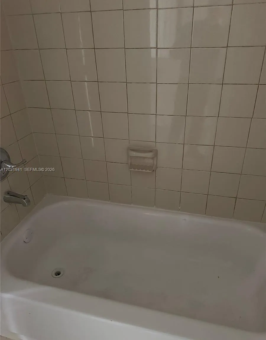 Lakeshore Condo 3 — Photo 4