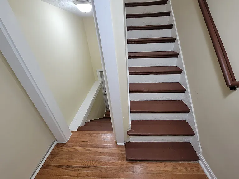 842 Congress Ave — Photo 15