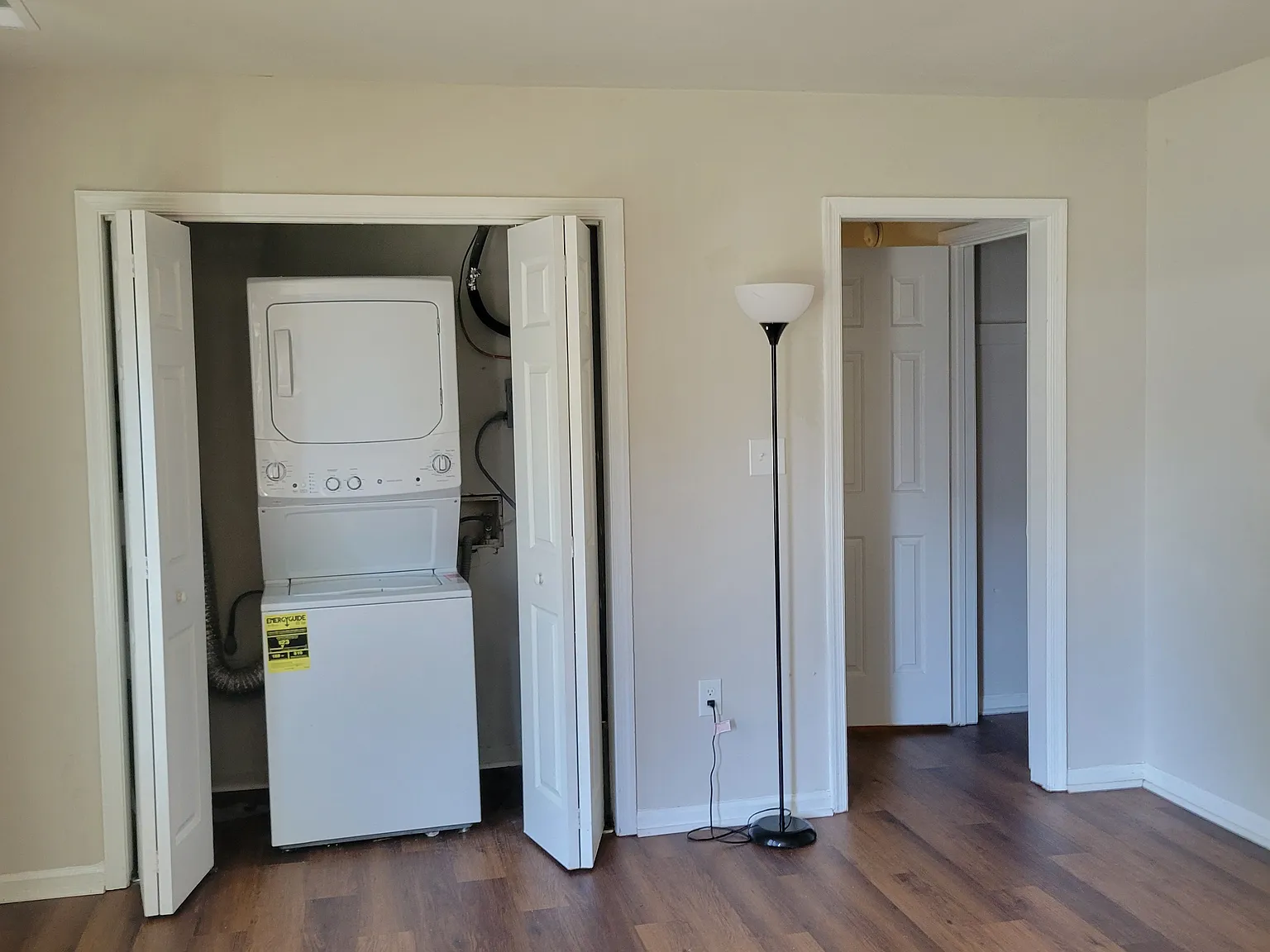 3 bed, 912 sqft, $1,350 — Photo 4