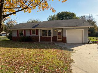 3150 W Silverleaf Ave, Springfield, MO 65807
