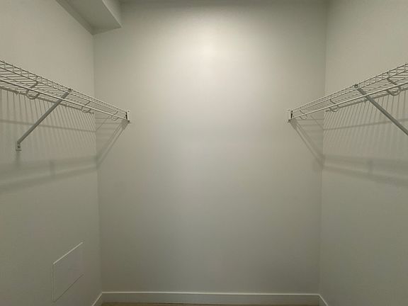 4th image of 2771 Montrose Ave #301
