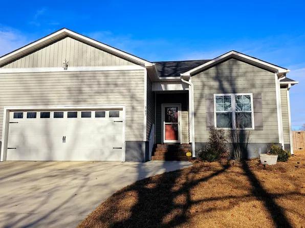 307 Garland Shores Dr, Hubert, NC 28539