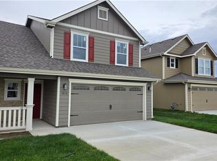 1612 Bluestem Dr, Ottawa, KS 66067