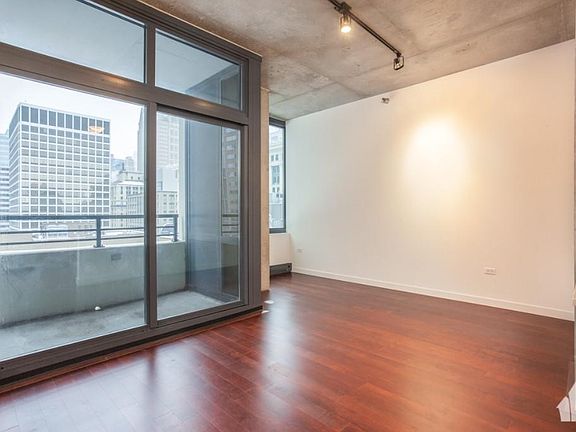 4th image of 235 W Van Buren St Floor T2122