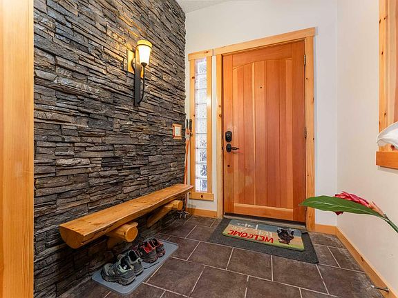 5th image of 215-107 Armstrong Pl #215