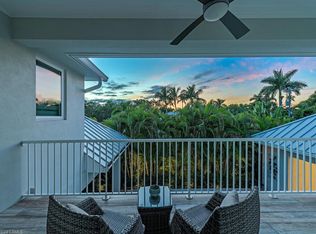 755 Central Ave, Naples, FL 34102