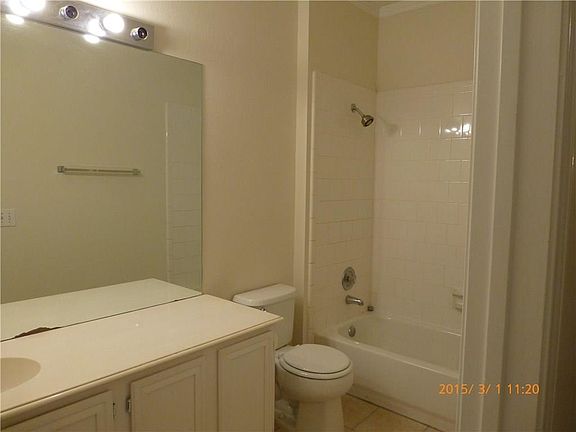 2nd image of 318 White Oak Dr