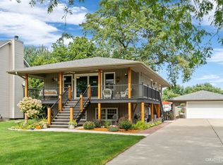 1491 Holiday Dr, Sandwich, IL 60548
