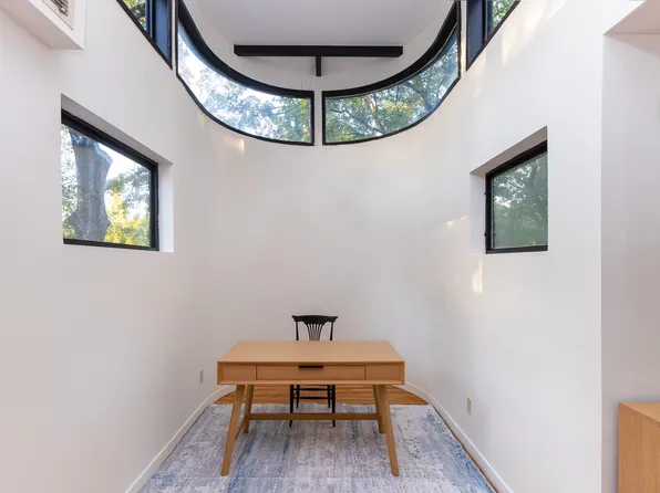 712 Ladd Road image 22 of 32