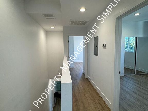 2nd image of 3918 1/2 Brighton Ave