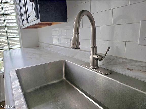 4th image of 9 Camden Pl