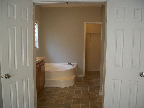 Master bath & walk in closet