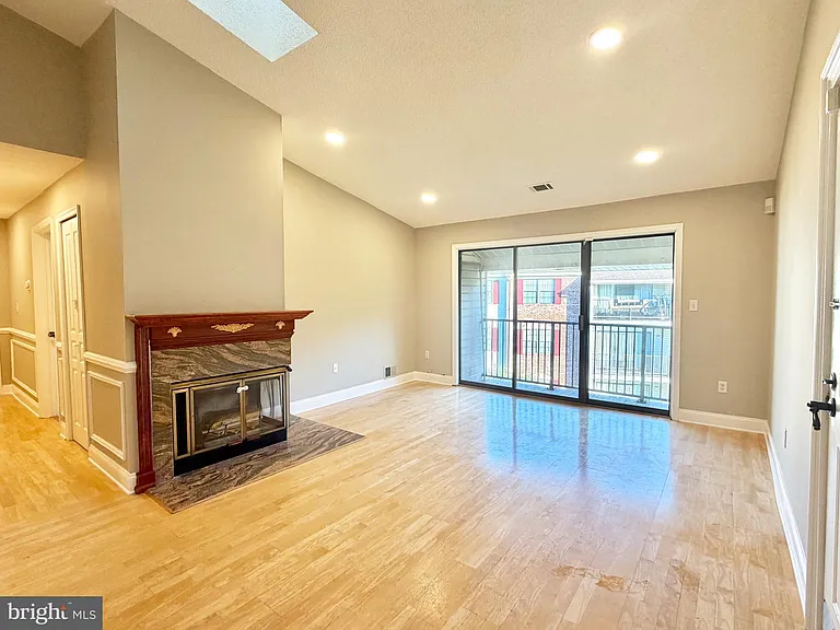 47 Mendrey Ct — Photo 2