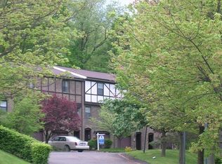 411 Newton Sq, Coraopolis, PA 15108