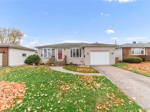 21 Grand Prix Dr, Cheektowaga, NY 14227