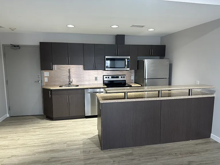 293 Edison Ave #305 — Photo 5