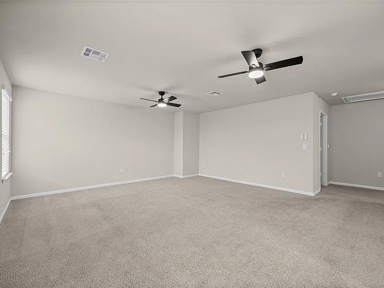 1121 La Conterra Blvd — Photo 9